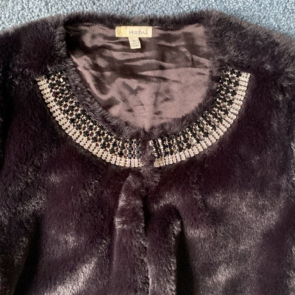 Fabulous Black Faux Fur women’s Jacket shrug 3/4 sleeves with bling sz XL - Picture 2 of 6